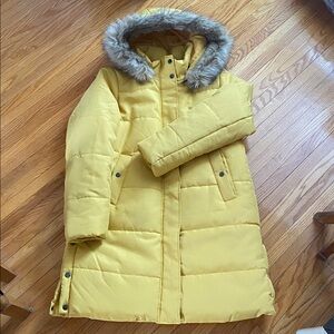 Vero Moda Yellow Puffer Coat with Faux Fur Trim